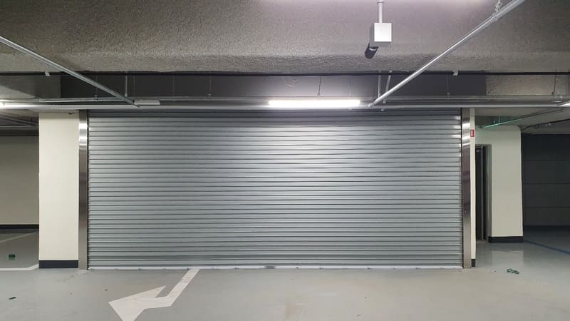 Cửa cuốn tự động inox là một sản phẩm có giá trị cao