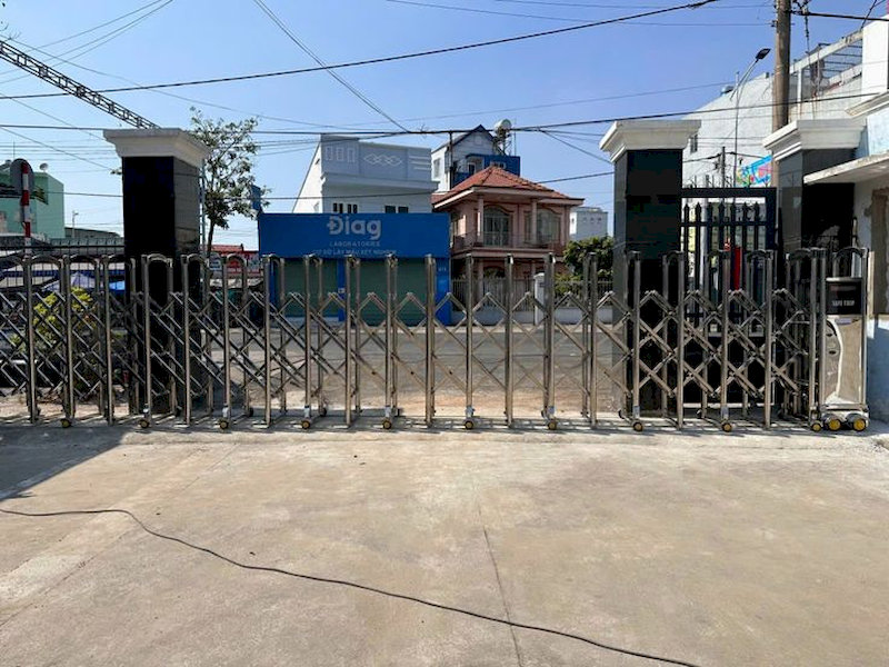 Cửa cổng xếp công nghệ mới bằng inox