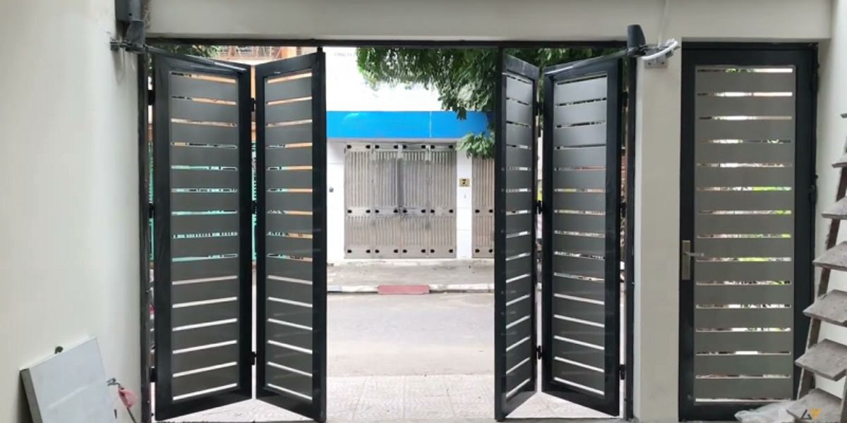 Cửa cổng lùa 4 cánh inox đang dần thay thế các loại cửa sắt ngày xưa