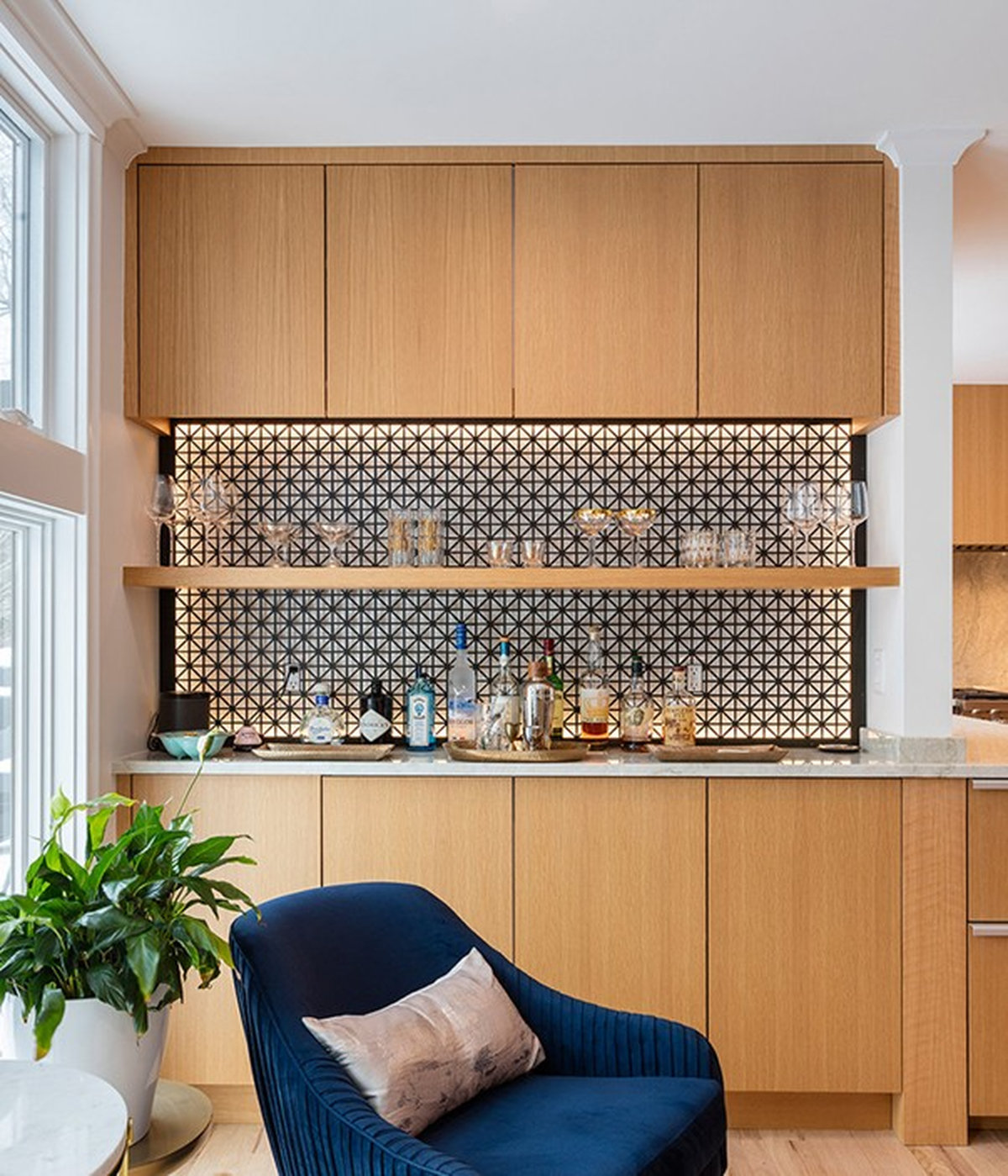 Vách CNC inox mạ vàng báo giá